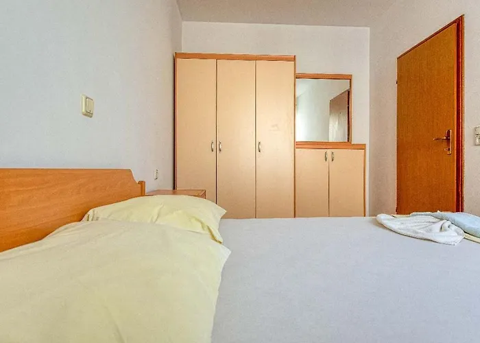 Appartement Vesna 3 With Terrace
