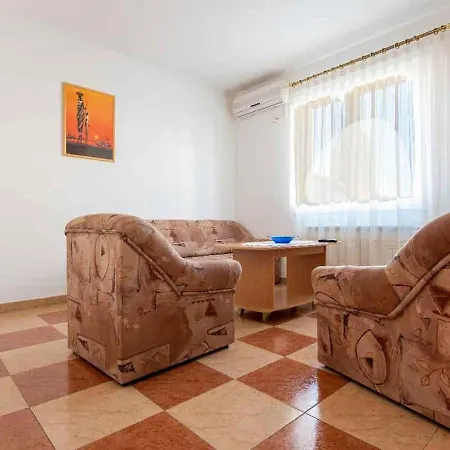 Vesna 3 With Terrace Апартаменты *