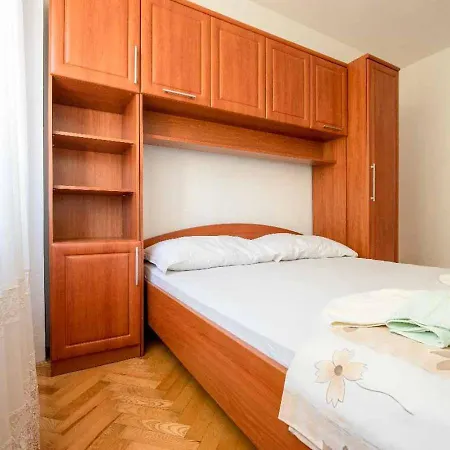Vesna 3 With Terrace * Ровинь