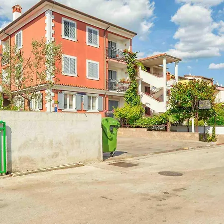 Vesna 3 With Terrace * Ρόβινι